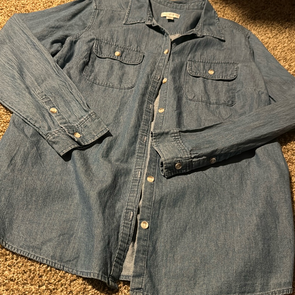 Croft & Barrow Classic Lightweight 100% Cotton Denim-Look Button Shirt (L)